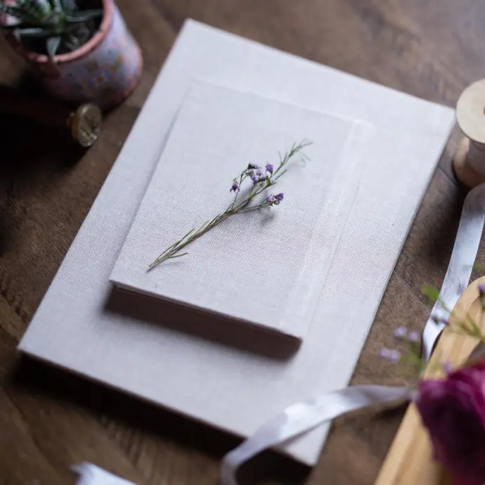 ميني البوم (بدون معالجه, اولفين قرين, ذهبي, خط عربي, الاسم المطبوع, التاريخ ميلادي, رابط الصور درايف)